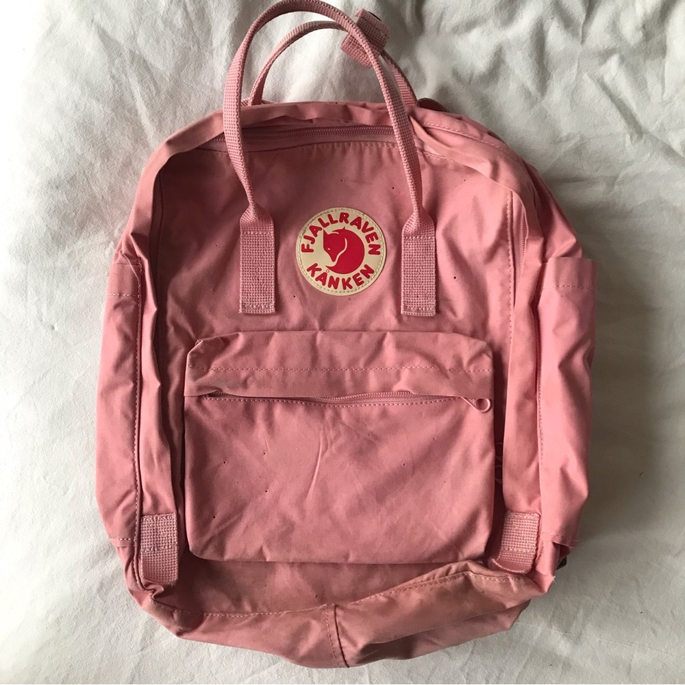 Fjallraven Kanken Backpack (Pink)